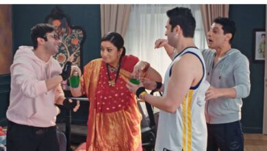 Photo of ‘क्योंकि सास भी….’, पहले ही दिन तुलसी की दुश्मन ने चली चाल; शांति निकेतन में लौट आई जान