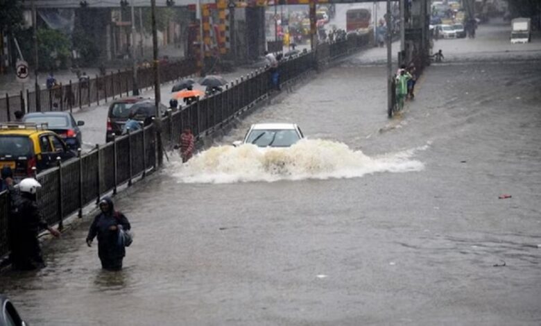 Heavy rain causes havoc in Mumbai