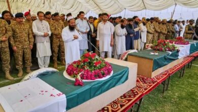 Photo of आतंकियों के जनाजे में पाक सैन्य अधिकारी! जैश कमांडर ने खोली पाकिस्तान की पोल