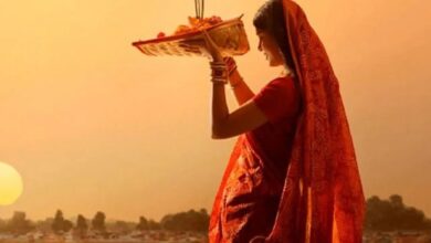 Photo of संध्या अर्घ्य के समय करें ये विशेष आरती, चारों तरफ से कृपा बरसाएंगी छठी माता