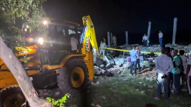 Photo of अयोध्या: तेज धमाके के साथ गिरा मकान, पांच की मौत; जांच में जुटी पुलिस