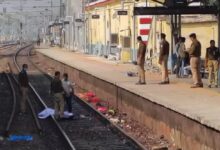 Photo of मिर्जापुर: चुनार स्टेशन पर बड़ा हादसा, ट्रेन की चपेट में आने से 6 श्रद्धालुओं की मौत