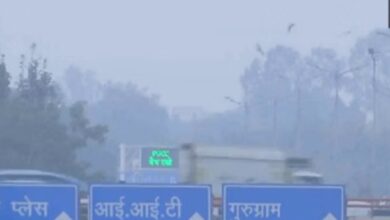 Photo of दिल्ली में सांसों पर संकट बरकरार, कुछ हिस्सों में छाई जहरीले स्मॉग की परत