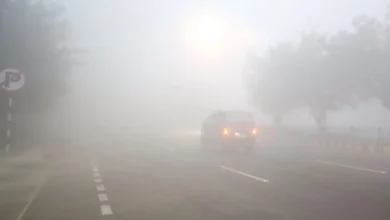 Photo of दिल्ली-NCR में घने कोहरे की चादर: जहांगीरपुरी में 500 पहुंचा AQI; Indigo ने जारी की एडवाइजरी