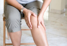 Photo of सुबह उठते ही पैरों में होता है अजीब सा दर्द; थकान नहीं, यह शरीर में विटामिन-डी की कमी का है संकेत