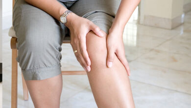 Photo of सुबह उठते ही पैरों में होता है अजीब सा दर्द; थकान नहीं, यह शरीर में विटामिन-डी की कमी का है संकेत