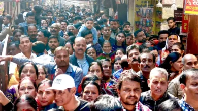 Photo of कुंजगलियां व सड़कें जाम, न्यू ईयर से पहले वृंदावन के मंदिरों में उमड़ी भारी भीड़