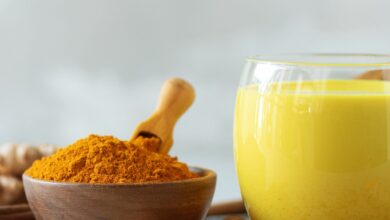 Photo of दूध में चुटकीभर हल्दी के 5 फायदे कर देंगे हैरान, जोड़ों का दर्द भी नहीं करेगा परेशान