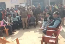 Photo of यूपी के इस गांव में पलायन की खबर से हड़कंप; पुलिस-प्रशासन की दौड़, जानें पूरा विवाद