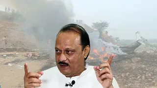 Photo of ‘एयरक्राफ्ट में लगे दोनों रिकॉर्डरों में आग लग गई’, अजित पवार प्लेन क्रैश की जांच को लेकर बोला AAIB