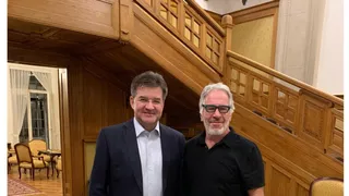 Photo of एपस्टीन फाइलों में नाम आने पर स्लोवाकिया के NSA का इस्तीफा, ब्रिटेन के पूर्व राजकुमार एंड्रयू पर भी दबाव