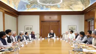 Photo of पीएम मोदी की अध्यक्षता में हुई CCS की बैठक, कालाबाजारी-जमाखोरी रोकने के निर्देश