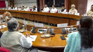 Photo of केंद्र सरकार ने बुलाई सर्वदलीय बैठक, पश्चिम एशिया संकट पर होगा महामंथन